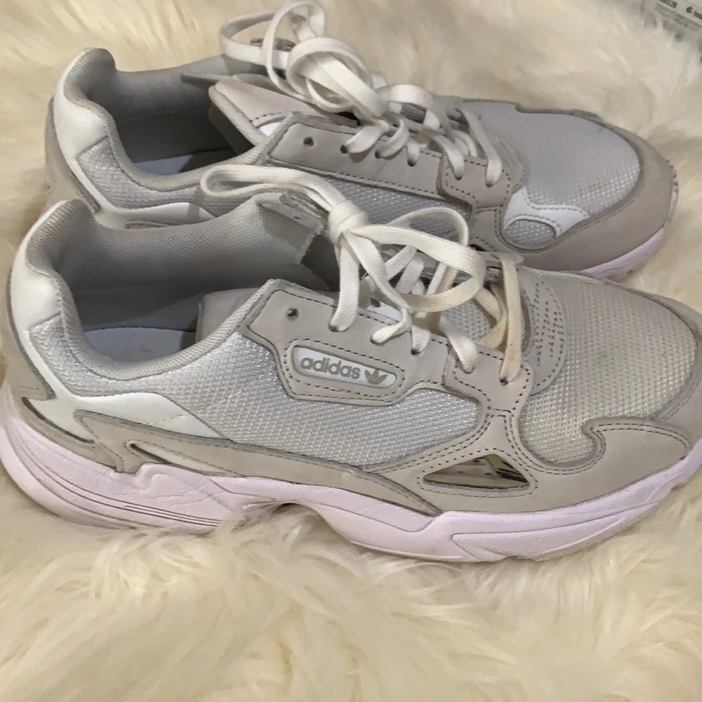 Adidas Falcon W